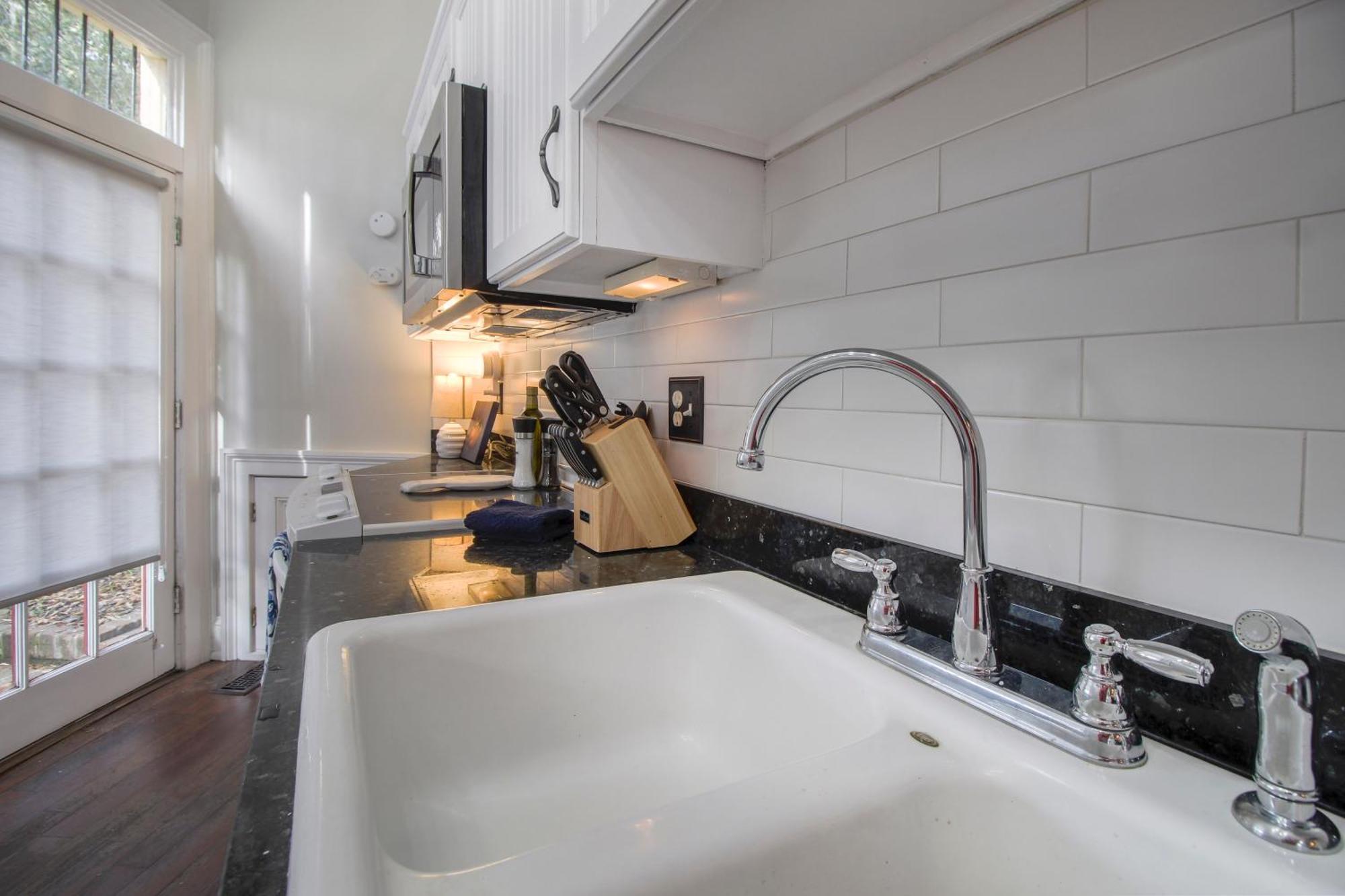 Walk To It All In Downtown, Double King Beds Savannah Eksteriør billede