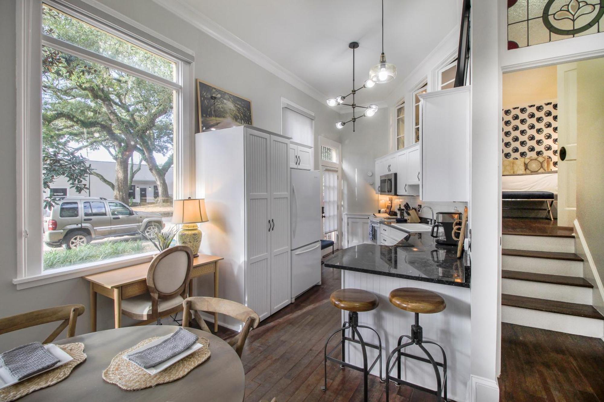 Walk To It All In Downtown, Double King Beds Savannah Eksteriør billede
